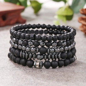 Set di 5 bracciali da uomo con perline di ematite nera opaca e ciondoli industriali