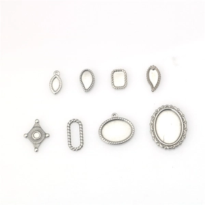 Set di 8 ciondoli geometrici in acciaio inossidabile argento per la creazione di gioielli