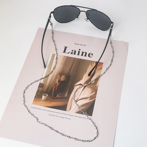 Chaîne de Lunettes en Acier Inoxydable Cœur Géométrique Perle de Diamant Cordon Lunettes Antidérapant Femme