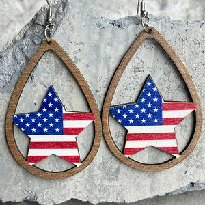 Boucles d'oreilles gouttes en bois avec étoile drapeau USA pour l'Independence Day