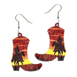 Pendientes vintage de madera con forma de bota de vaquero y diseño de atardecer