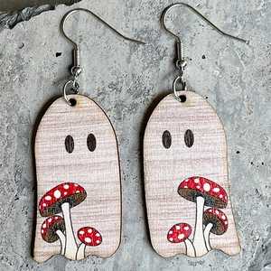 Orecchini a forma di fantasma in legno con stampa a fungo per Halloween e feste