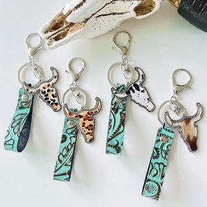 Retro Western Style Leather Keychain Bull Head Charm Ethnic Embossed Bag Pendant Alloy Key Ring For Women Men Jewelry Gift