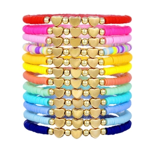 Set de 12 pulseras de cuentas Heishi de colores con corazones dorados estilo bohemio