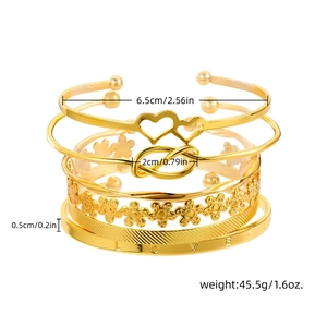 5-delige gouden armbandenset met hart- en knoopontwerp en LOVE-gravure, 6,5cm diameter