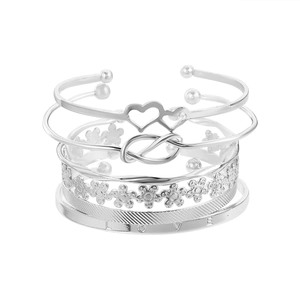 5-delige zilveren armbandenset met hartje, knoop, bloemen en gegraveerde LOVE tekst