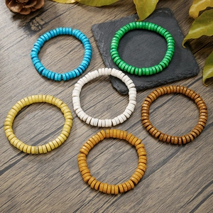 Pulseras minimalistas de cuentas de madera coloridas en cinco estilos naturales vibrantes