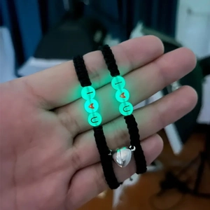 Pulseras magnéticas luminosas I Love You para parejas con cuentas y dije de corazón