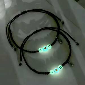 Pulseras de pareja I Love You luminosas con cordones negros e imanes de corazón