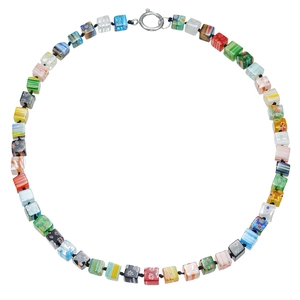 Collar de cristal de Murano millefiori con cuentas de cubo y cierre de anillo muelle