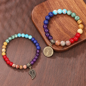 Set de bracelets en pierres de chakra avec pendentifs arbre de vie et feuille