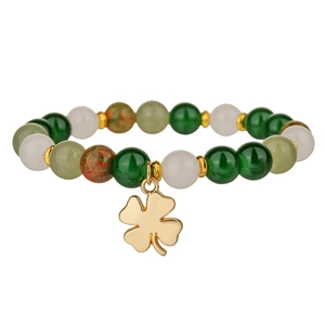 Pulsera de piedras naturales, aventurina verde, ágata negra y amuleto de trébol dorado
