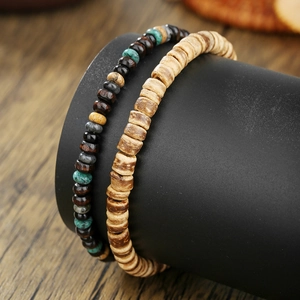 Ethno-Stil Naturholzperlen-Armband-Set mit Türkis-Akzenten im modischen Lagen-Look
