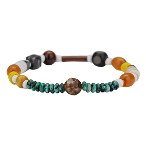 Bracelet perles bohème en bois, agate et turquoise sur fond blanc de qualité