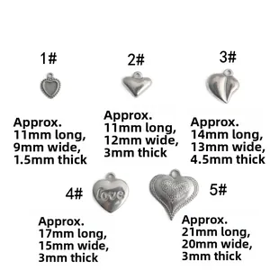 Comparaison détaillée de cinq pendentifs en cœur en acier inoxydable de styles variés