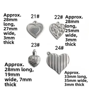 Spécifications détaillées des tailles pour quatre pendentifs cœur en acier vintage