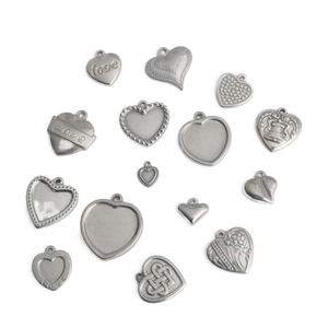 Pendentifs cœur en acier inoxydable argenté avec gravures florales et écriture Love pour bijoux