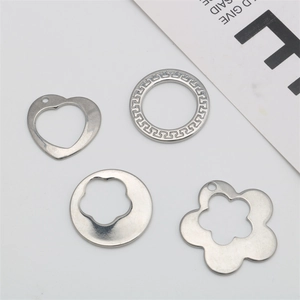 Pendenti Geometrici Fai da Te in Acciaio Inossidabile Cuore Fiore Greca Accessori per Orecchini Collane Creazione di Gioielli