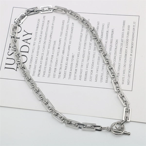 Minimalista Collana a Catena a Maglie Rettangolari Geometriche in Acciaio al Titanio per Uomo Donna Unisex Stile Industriale Gioielli
