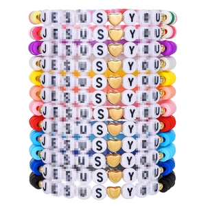 Lot de 12 bracelets colorés en perles Heishi avec message Jesus Loves You et coeur