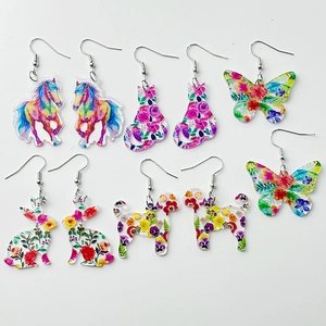 Boucles d'oreilles colorées en acrylique motif animal et floral avec chats, chiens et papillons