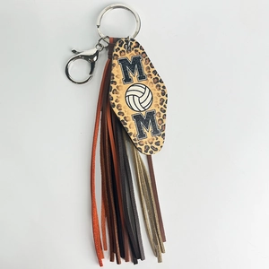 Detailansicht vom Volleyball-MOM-Schlüsselanhänger mit bunten Lederquasten