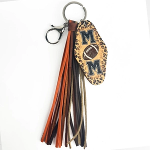 Schlüsselanhänger mit Leopardenmuster, Football MOM Motiv und Lederquasten-Detail