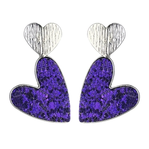 Boucles d'oreilles double cœur avec métal martelé argenté et cuir pailleté violet