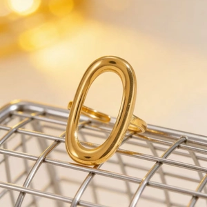 Minimalistische gouden ovale geometrische roestvrijstalen open ring met gepolijste glans