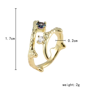 Vue détaillée bague branche dorée réglable avec pierres précieuses et dimensions