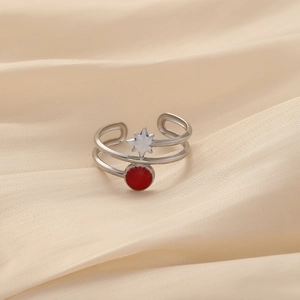 Bague double réglable argentée avec étoile blanche et émail rouge sur soie douce