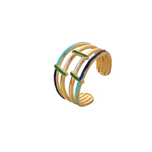 Détails de la bague ouverte multicouche plaquée or avec motifs en émail coloré