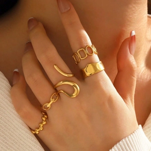 Set di 5 anelli impilabili in acciaio inossidabile placcato oro 18K da donna stile minimal