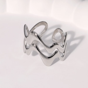 Bague ouverte minimaliste argentée double couche à ondes en acier inoxydable