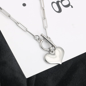 Collana argento a graffetta con ciondolo a cuore e chiusura a levetta tipo OT