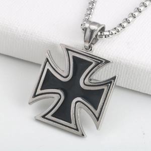 Collier rétro en acier inoxydable avec pendentif croix de fer, émail noir et chaîne