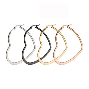 Minimalistische herzförmige Edelstahl-Ohrringe in Gold Silber Schwarz und Roségold-Set