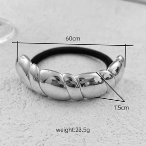 Silbernes gedrehtes Haargummi mit schwarzem Gummiband, 60 mm Länge und 1,5 cm Breite Details