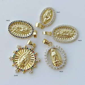 Colgantes religiosos de la Virgen María dorados con circonitas de varios colores