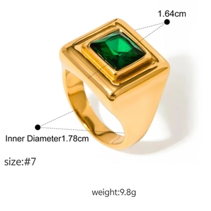 Bague géométrique classique plaquée or 18 carats avec pierre précieuse verte carrée