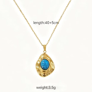 Detail van vintage turquoise hanger met gouden geplooide rand en 40+5cm ketting