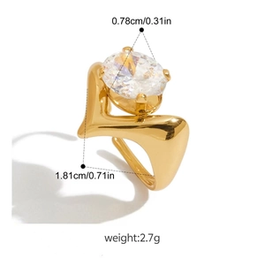 Detail view of gold stainless steel ring with zircon stone, size and weight measurement