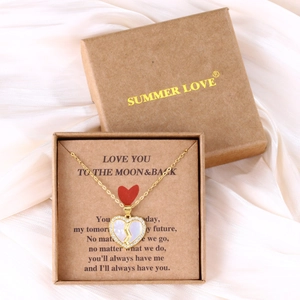 Goldene Herz-Halskette mit Muscheltextur und Zirkon in luxuriöser brauner Geschenkbox