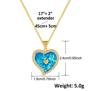 Detailansicht des Herzanhängers mit blauem Inlay und Zirkonia inklusive Abmessungen