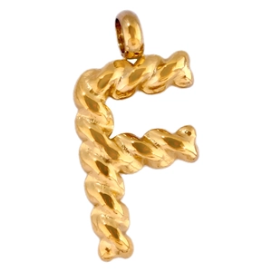 Detailansicht des mit 18K Gold beschichteten F-Buchstabenanhängers mit Kordelstruktur