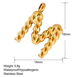 18K vergoldeter Edelstahl-Buchstabe M Anhänger, wasserdicht und hypoallergen für Damen