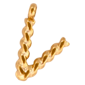 Detailaufnahme des gedrehten goldenen V-Buchstaben-Anhängers mit glänzendem Finish
