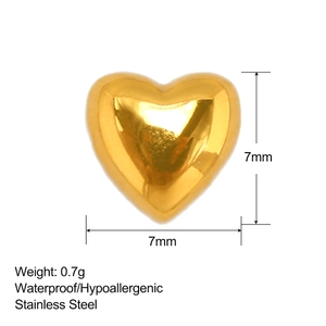 Detail of 7mm heart pendant in gold stainless steel with waterproof specs