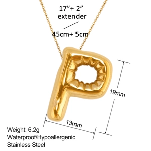 Detailansicht goldener 18K Buchstabenanhänger P mit Maßen und Materialeigenschaften
