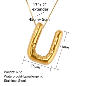 Detailansicht des 18K Gold U-Anhängers mit 45cm Kette, Maßen und Produktspezifikationen